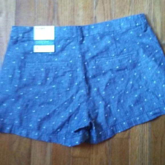 Old Navy NWT chambria shorts with polka dots, size 4 - Picture 3 of 4